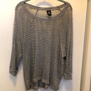 XL Bobeau super cute gray top!
